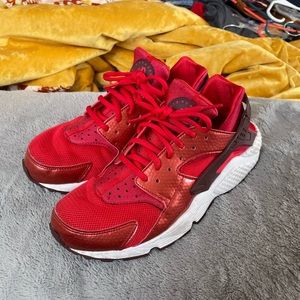 Nike Huaraches Red